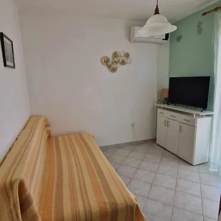 Dana - One Bedroom 2 Apartment Srima