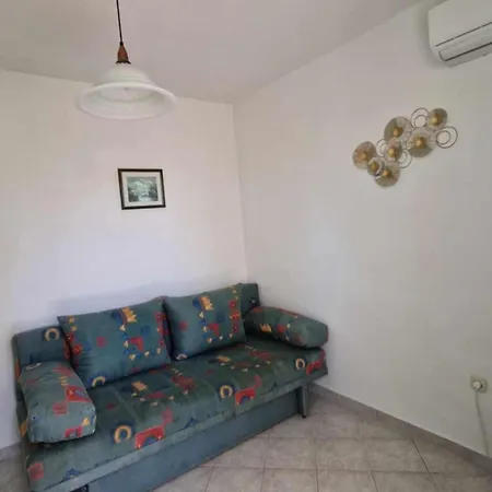 Dana - One Bedroom 2